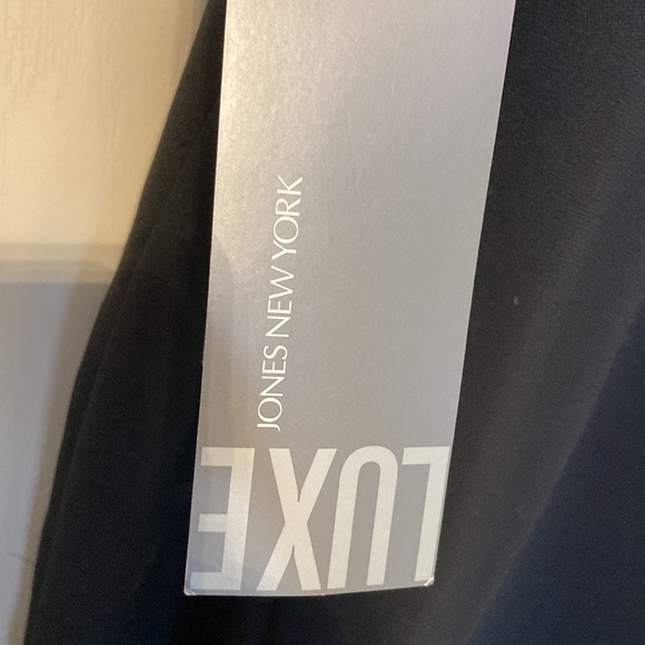 NWT. Jones New York LUXE black halter dress with sheer pleaded neckline. Size 16 - Picture 7 of 8